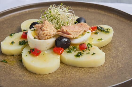 Bocaditos de Papa Reja y Ensalada de Atún