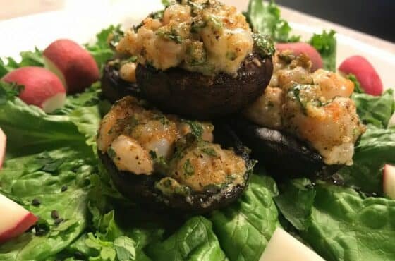 CHAMPI MAREA RELLENA (CHAMPIÑONES RELLENOS DE CAMARÓN)