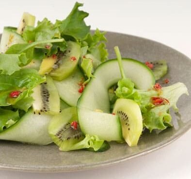 Ensalada de kiwi Green, pepino y cilantro